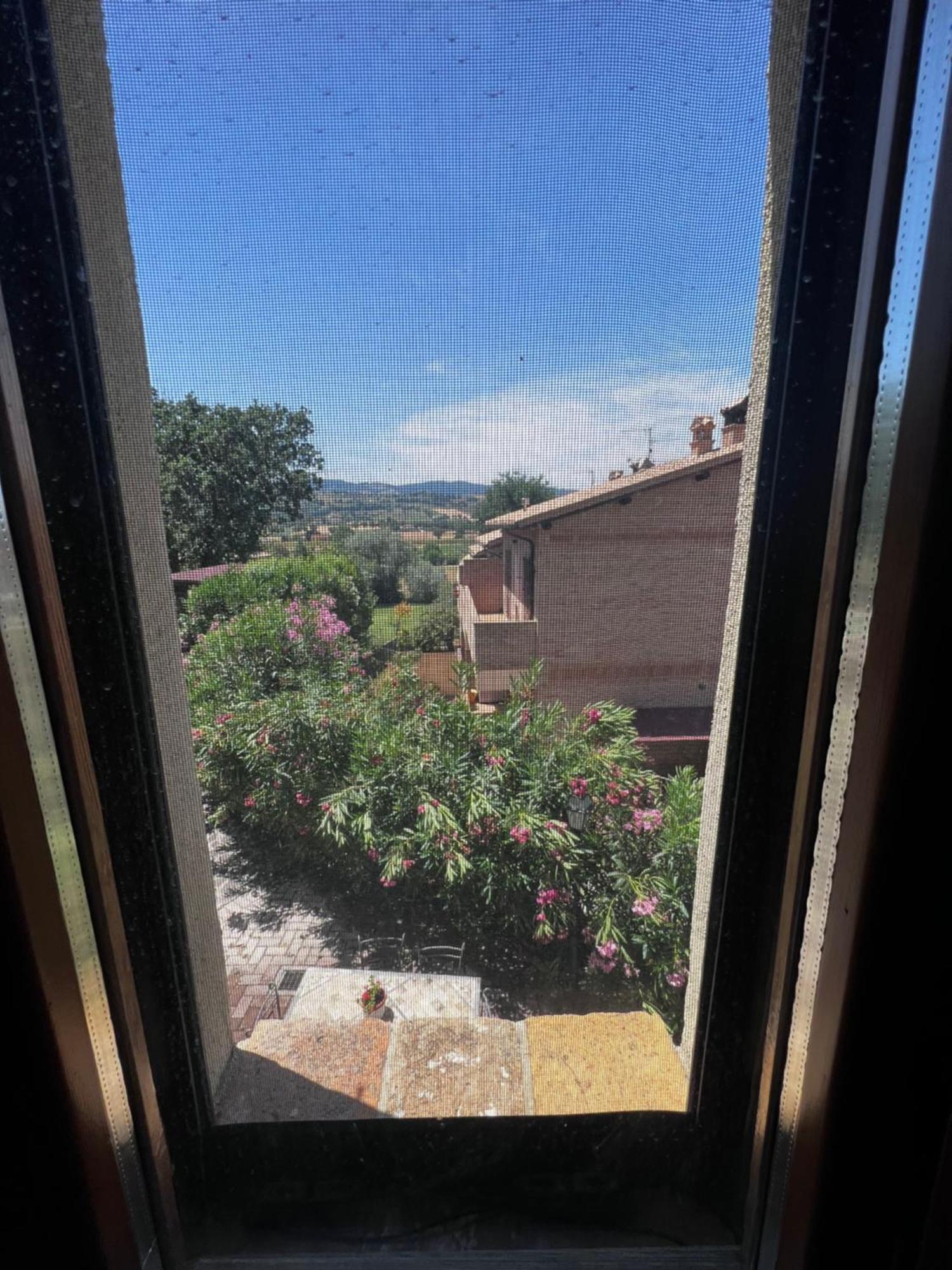Lucky Garden Bed & Breakfast Bevagna Dış mekan fotoğraf
